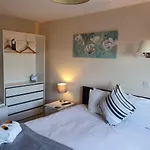 Premier Hotel *
